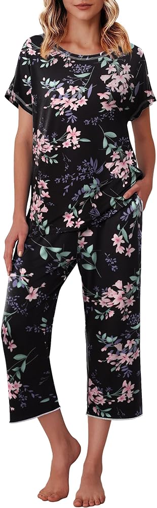 Ekouaer Women's Capri Pajama Sets Floral Print Short Sleeve Sleepwear Top and Capri Pants 2 Piece Loungewear with Pockets