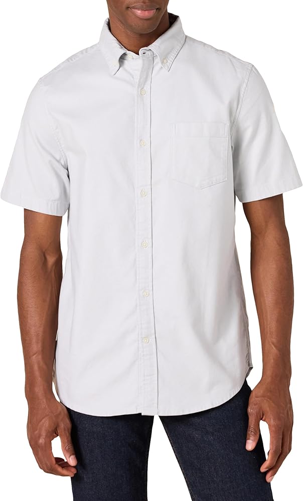 Amazon Essentials Men's Regular-Fit Short Sleeve Stretch Oxford Shirt with Pocket