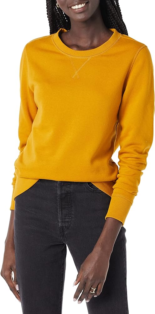 Amazon Essentials Women's French Terry Fleece Crewneck Sweatshirt (Available in Plus Size)